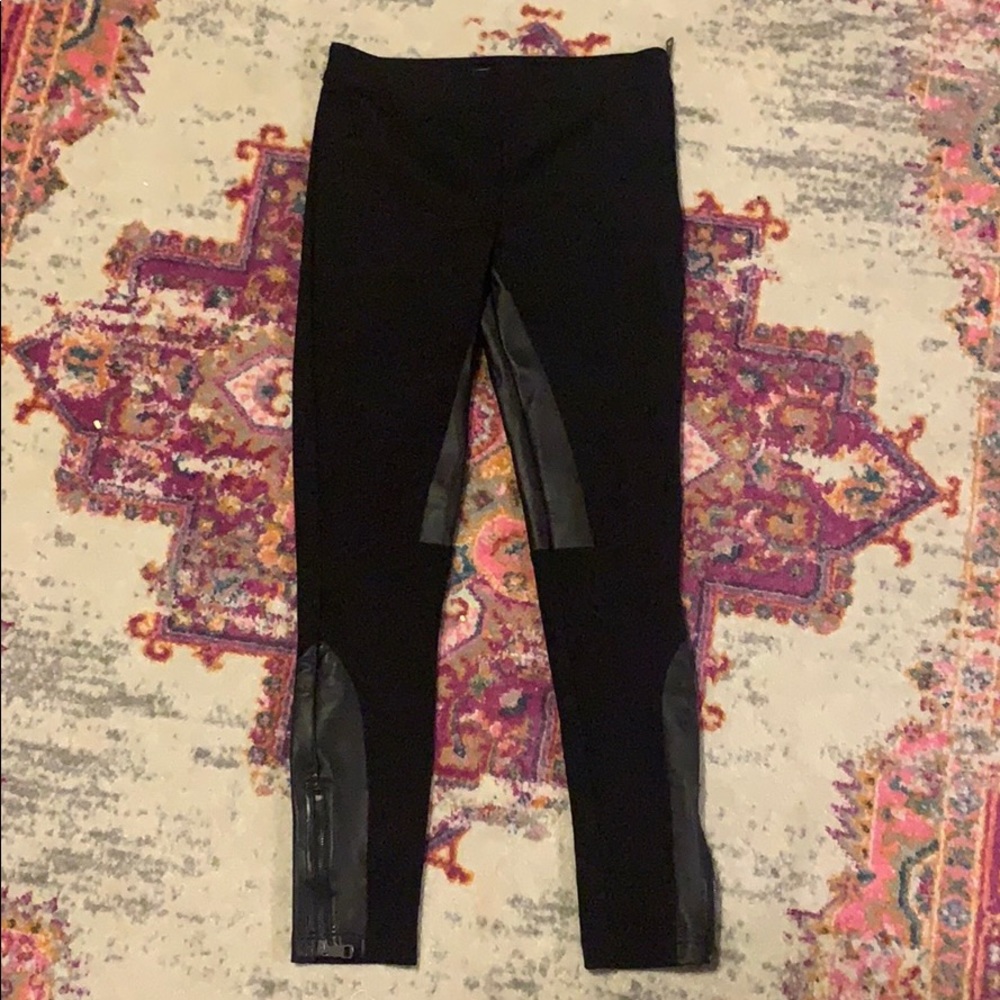 Burberry leather detailed leggings US size 8!